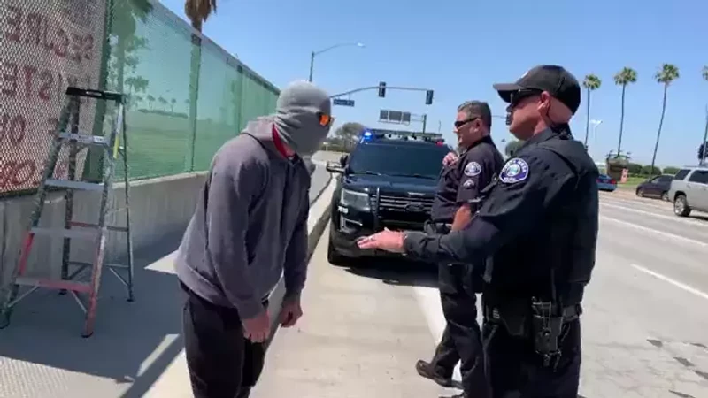 WLM Banner Drop Video 2 Costa Mesa California Twitter Apr 23 2022_Robert Wheldon Detained By Police.mp4 _#42